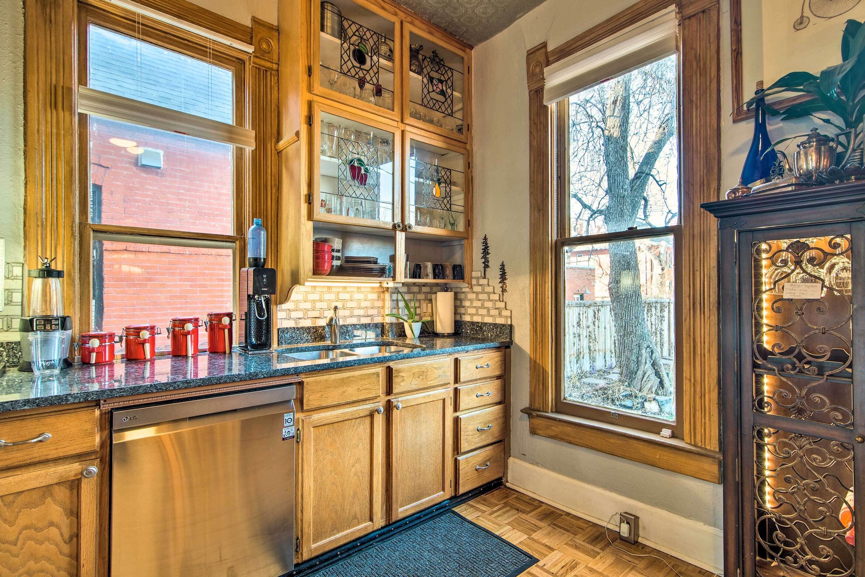 冷蔵庫、電子レンジ、コンロ、食器洗い機