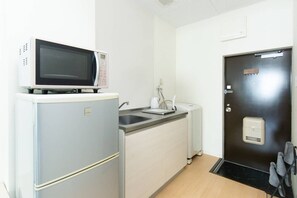 Semi-Double Room, 505 | Iron/ironing board, free WiFi - Guesthouse Daikokucho Ekimae (Osaka)