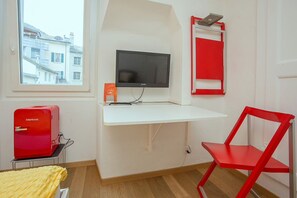 Chambre double (Forum) | Téléviseur