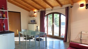 Unclassified image, 4 of 30, button - Casa Miralago (Lesa)