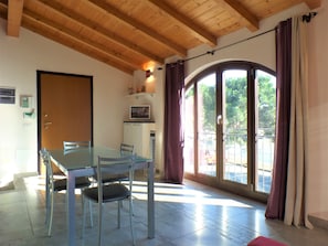Ferienhaus, 1 Schlafzimmer | Wohnbereich | Flachbildfernseher
