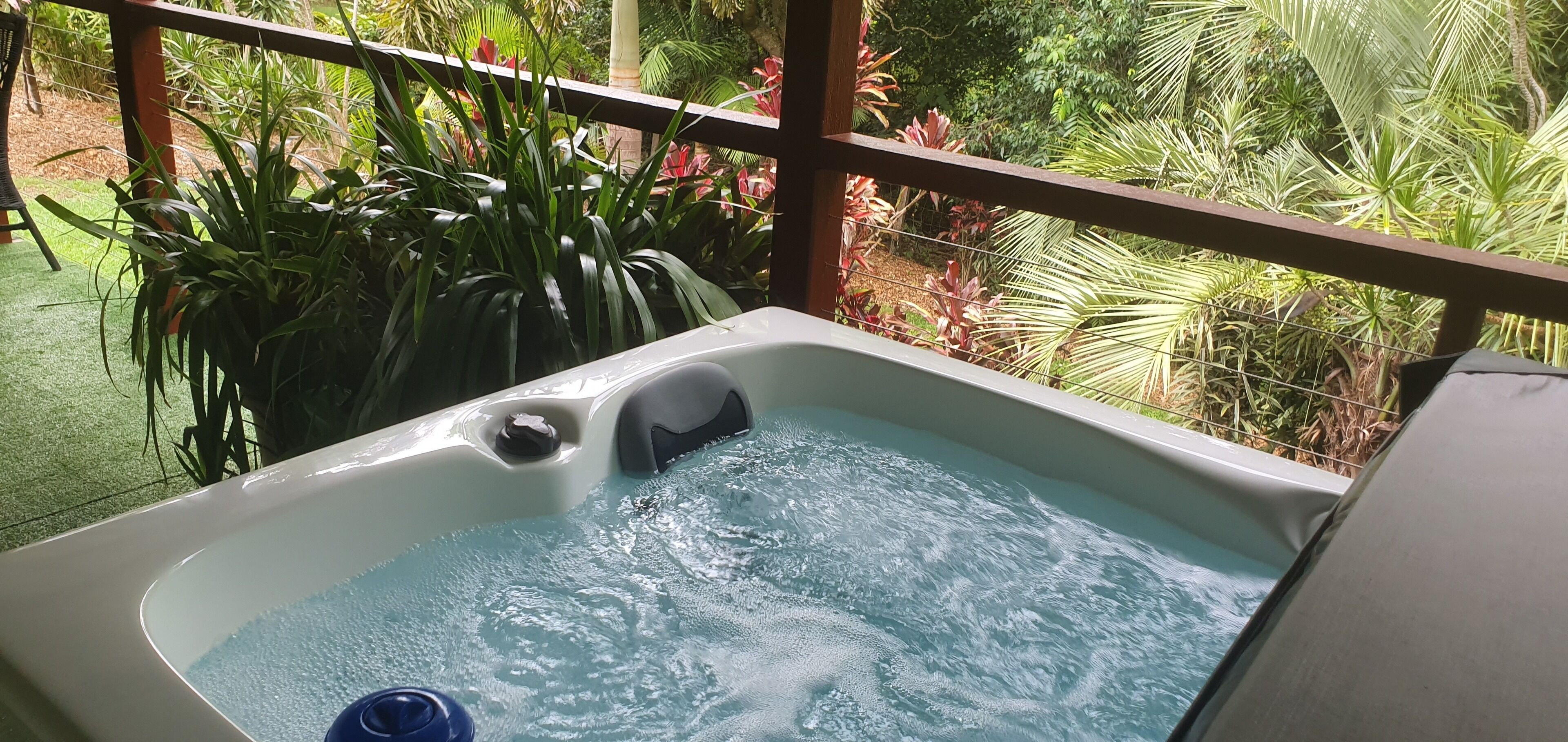 Exclusive Cottage, 3 Bedrooms, Private Bathroom, Garden View | Private spa tub