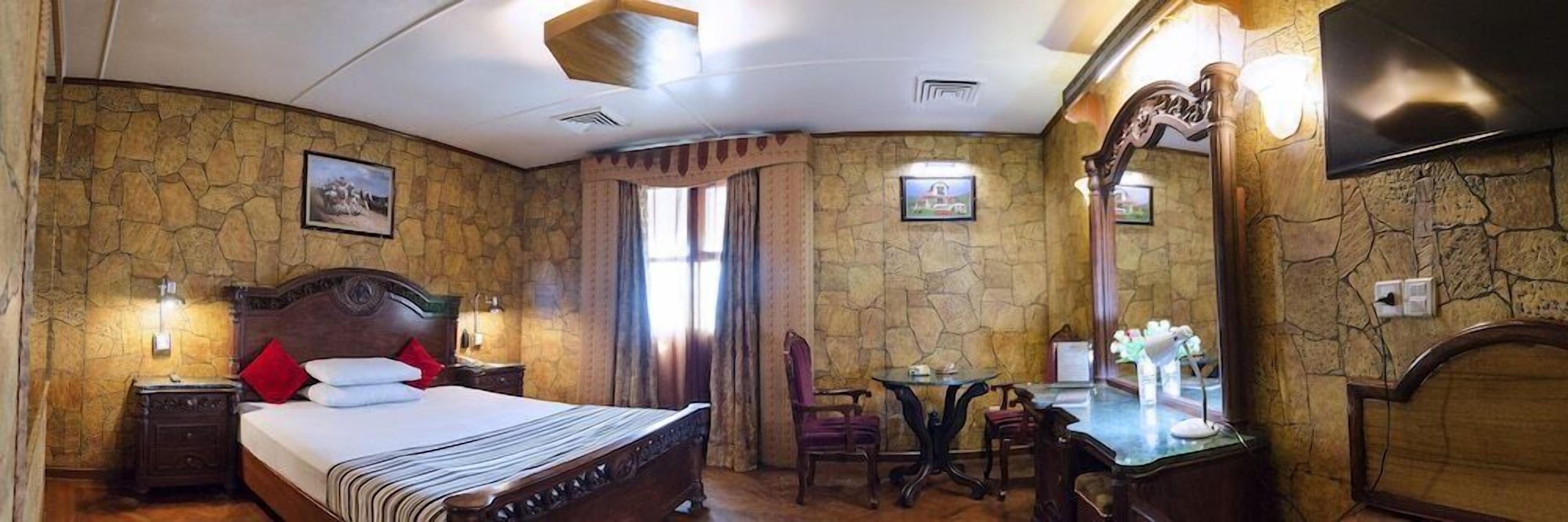 Individually furnished, laptop workspace, soundproofing, free WiFi