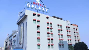 Mặt tiền nơi lưu trú