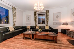 Grand House | Living room | 40-inch flat-screen TV with cable channels, TV, fireplace