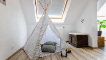 Grand House | 10 bedrooms, premium bedding, Select Comfort beds, desk