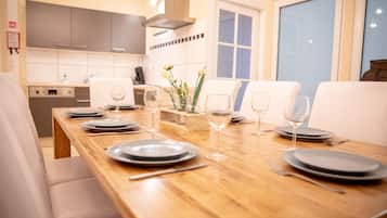 Grand House | In-room dining