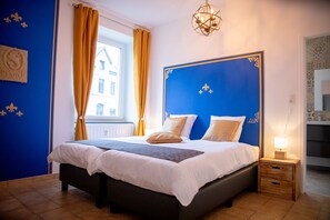 Grand House | 10 bedrooms, premium bedding, Select Comfort beds, desk - Zythogite 27 personnes 10 chambres (Tintigny)