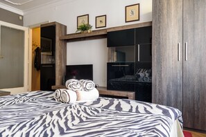 Classic Apartment | 1 bedroom, iron/ironing board, free cribs/infant beds, free WiFi - Zona apartment (Belgrade)