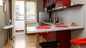 Classic Apartment | In-room dining - Zona apartment (Belgrade)