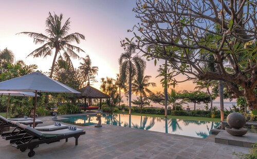 Villa Segara Murti - Classic in Style with private villa staff and pool!