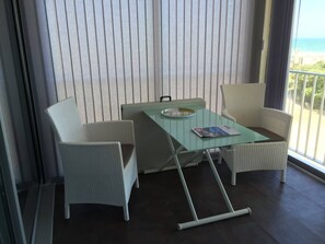 Interior - 3-Room Apartment with Terrace, Barbecue and Parking - 300m from Shops, Beach Front (Le Barcarès)