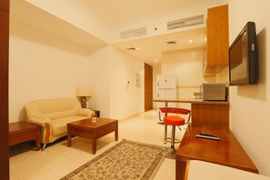Classic Studio | Living room | Flat-screen TV