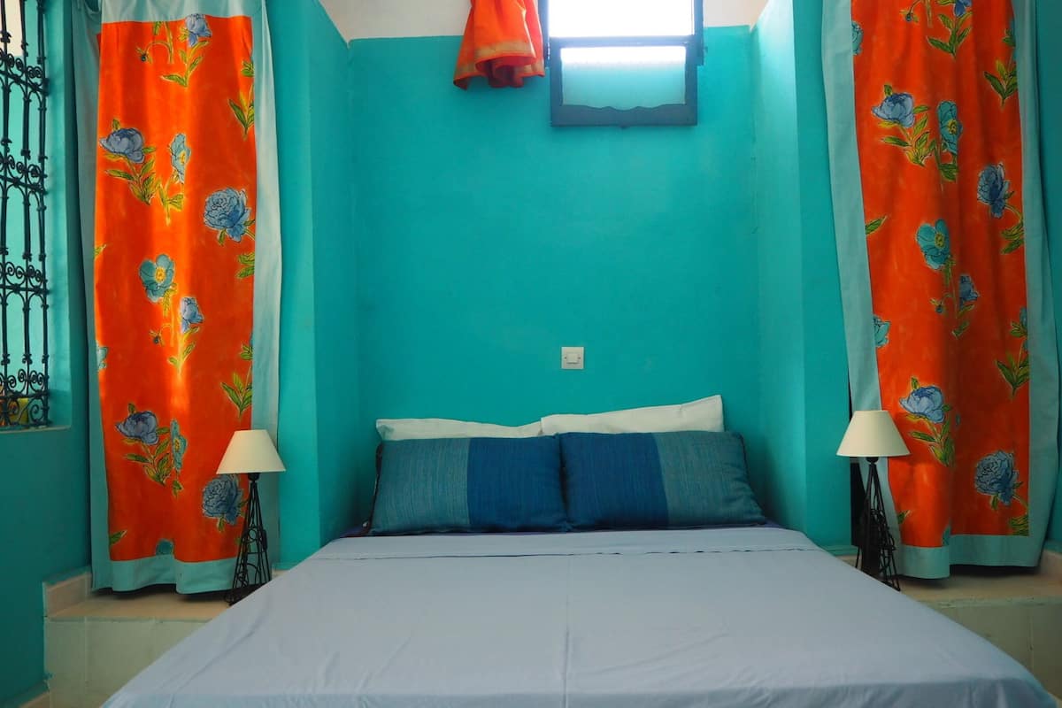 Triple Room | Soundproofing, WiFi (free), bed sheets