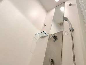 Bathroom - Local Tenjin lll Apartment (Fukuoka)