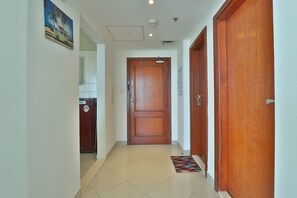 Interior entrance - OYO Home 263 1BHK Hub canal 1 (Dubai)