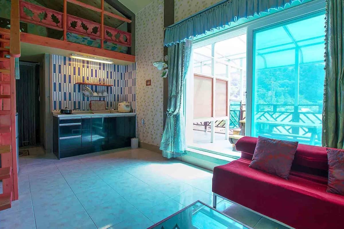 Room (7 Po-Peul-Ruh) | Living area