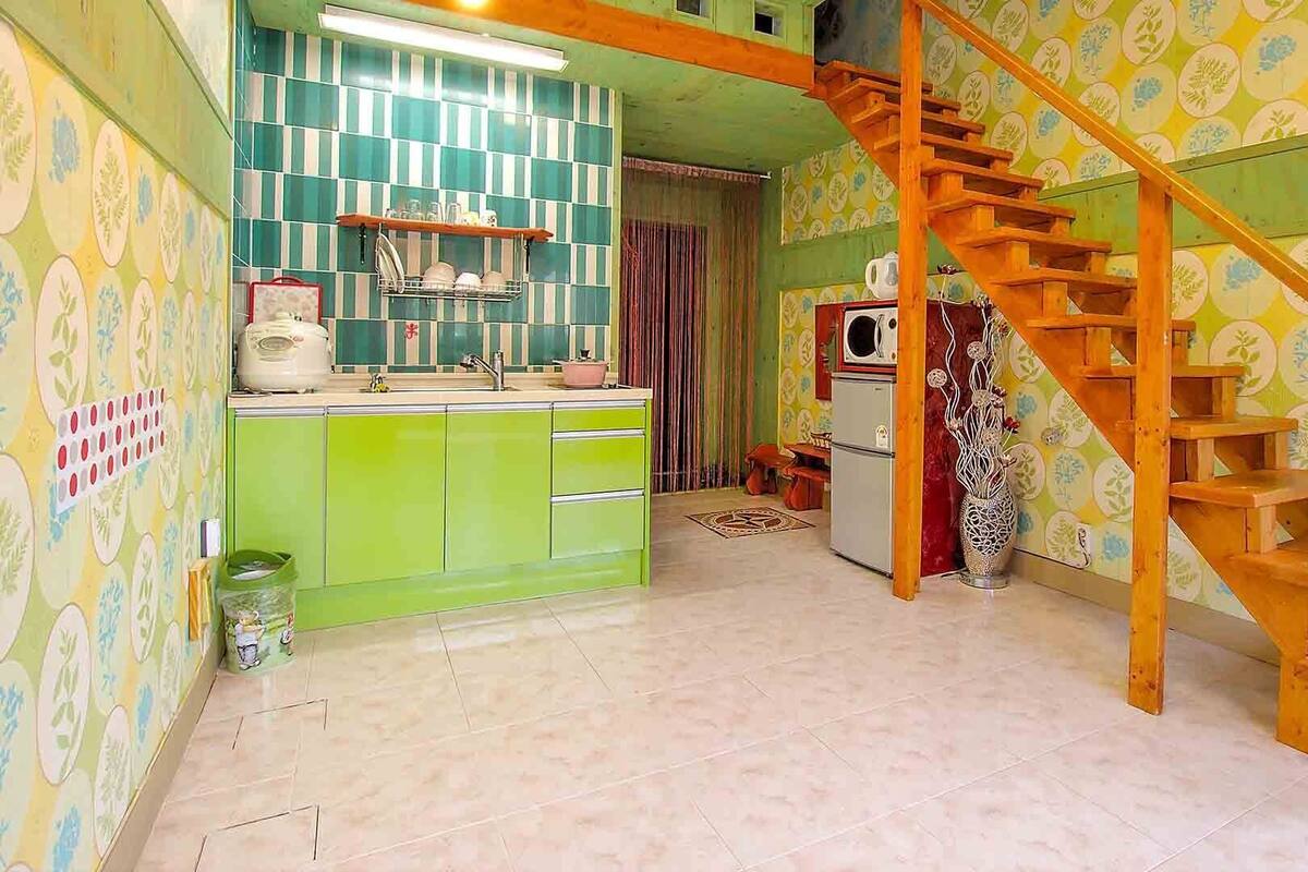 Room (6 Mul-Pu-Rae) | Private kitchenette | Fridge, microwave, stovetop, electric kettle
