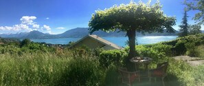 Outdoor dining - Panoramic View on Annecy lake (veriyer du lac)