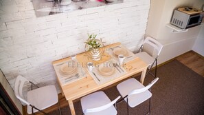 Deluxe-Apartment | Eigene Küche | Großer Kühlschrank, Mikrowelle, Herdplatte, Wasserkocher