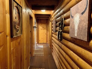 Interior - Rocky Top Vista Log Cabin with High Speed Wifi (Red River)