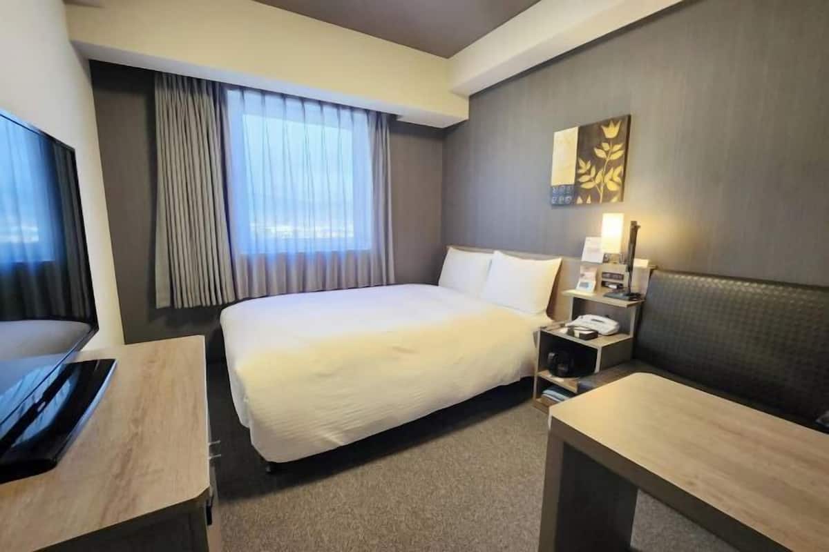 1 chambre, bureau, Wi-Fi gratuit, draps fournis