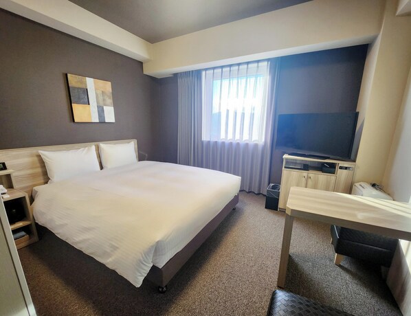 Desk, free WiFi, bed sheets