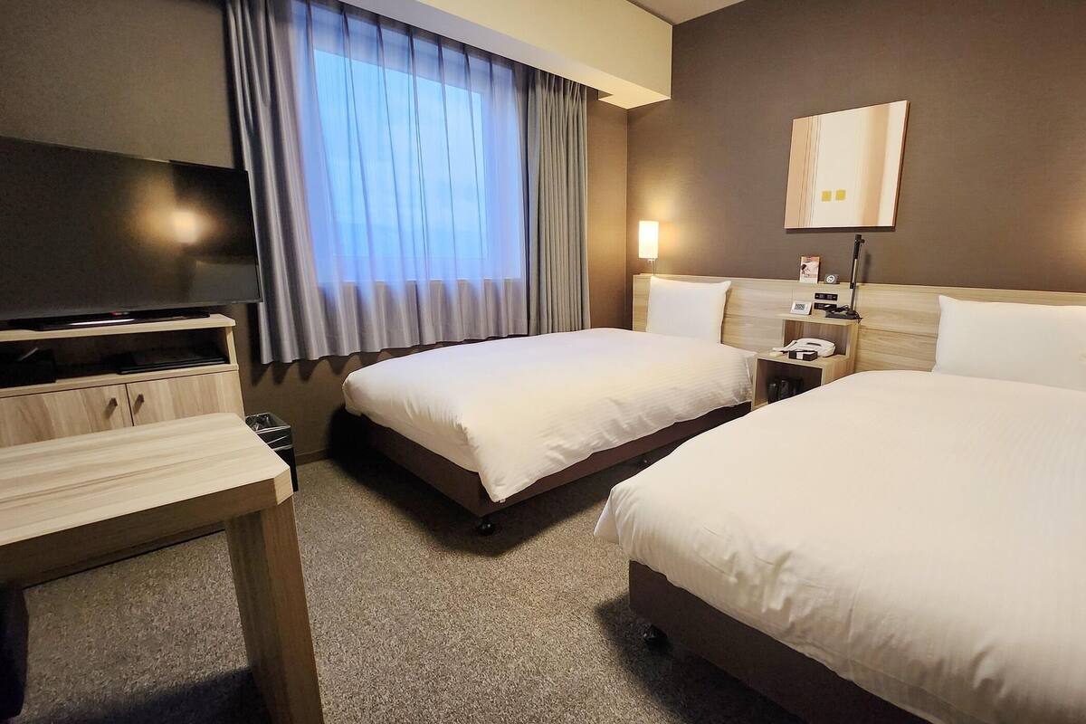 Desk, free WiFi, bed sheets