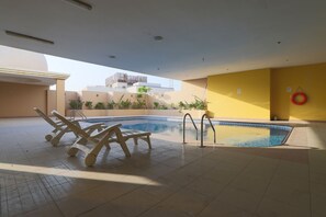 Outdoor pool - OYO 264 Home Cordoba Palace 607 Studio (Dubai)