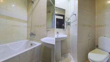 Classic Studio | Bathroom | Shower, free toiletries, hair dryer, towels