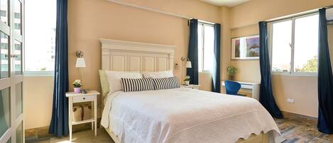 1 室のベッドルーム、デスク、アイロン / アイロン台、WiFi