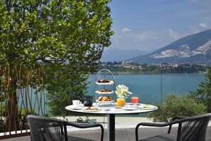 Desayuno continental incluido todos los días 