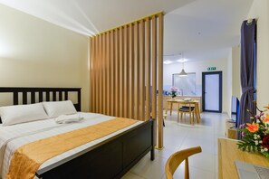 Premium bedding, in-room safe, iron/ironing board, free WiFi - Aspire Saigon 1 (Ho Chi Minh City)