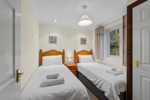 3 bedrooms, iron/ironing board, travel crib, internet