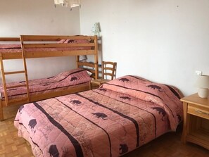 2 bedrooms