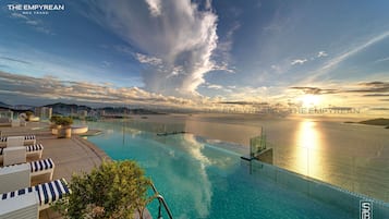 2 piscine all'aperto, ombrelloni da piscina, lettini