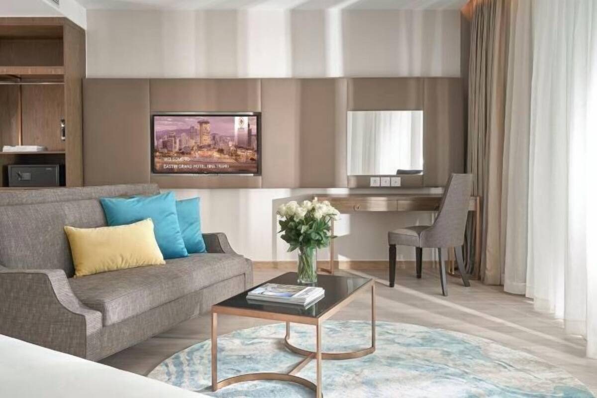 Living area | 43-inch Smart TV with digital channels, TV