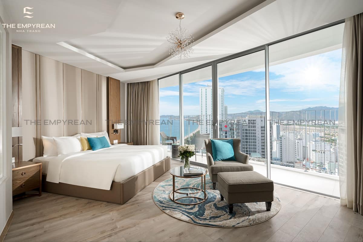 Executive King City View