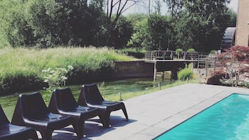 Seasonal outdoor pool, sun loungers