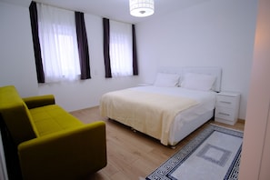 1 غرفة نوم ومكواة/لوح كي وواي فاي وملاءات أسرّة