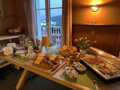 Zimmer & z'MorgÀ Schönenboden