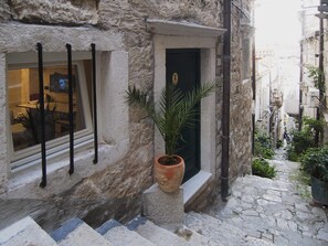 Majoituspaikan sisäänkäynti