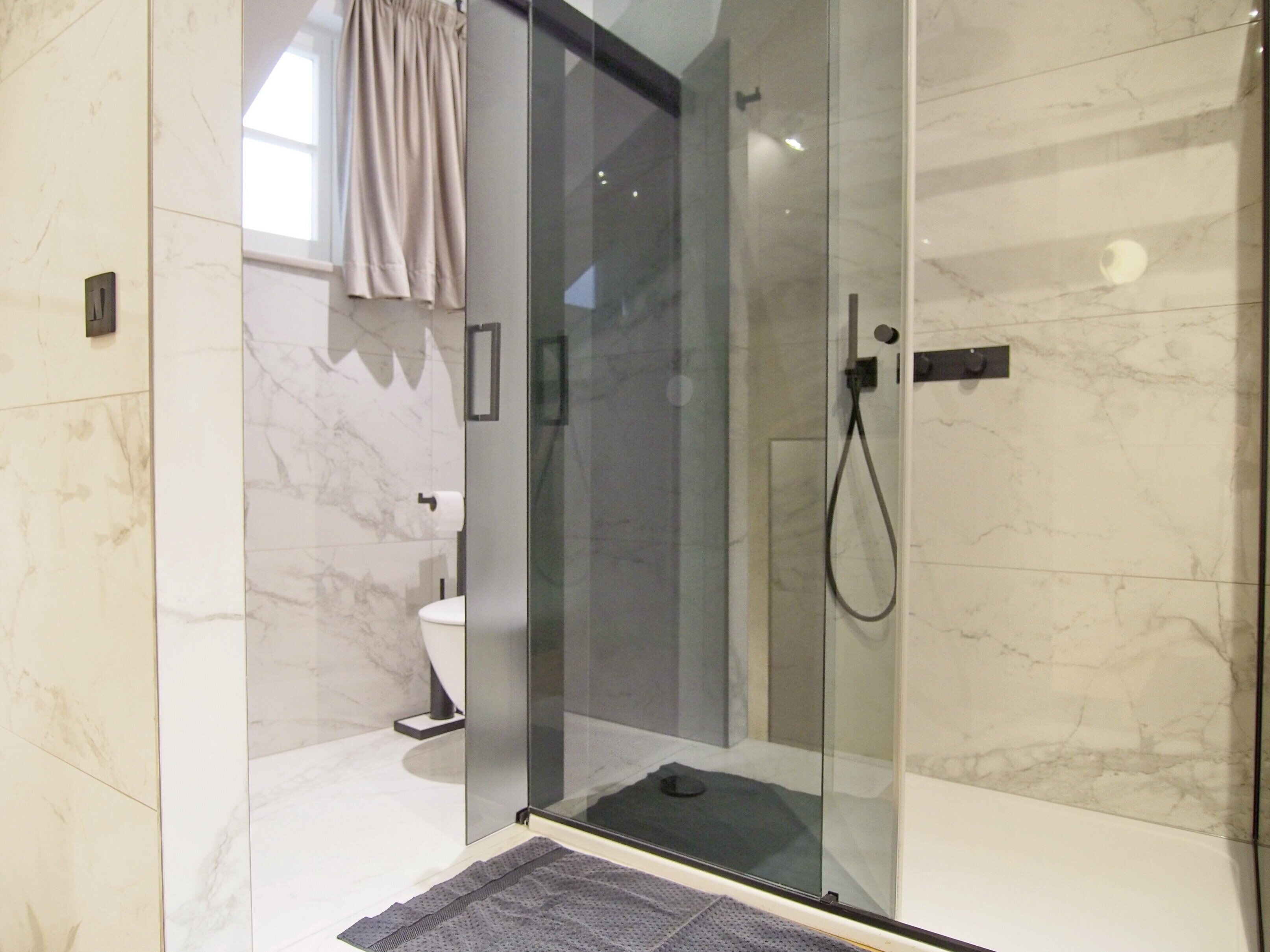 豪華雙人房 (3) | 浴室 | 名牌梳洗用品、風筒、浴袍、拖鞋