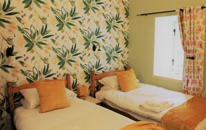 3 slaapkamers, een strijkplank/strijkijzer, wifi, beddengoed