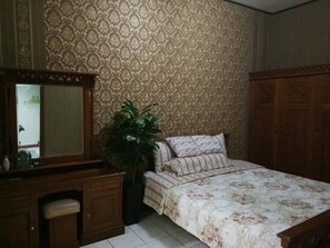 3 bedrooms, internet - PrivateHome,Breakfast,Wifi Near Pasteur (Bandung)