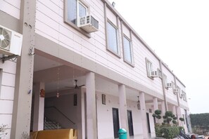 Exterior - Hotel Chandra Garden (Mathura)