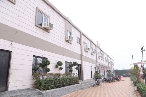 Hotel Chandra Garden