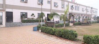 Hotel Chandra Garden