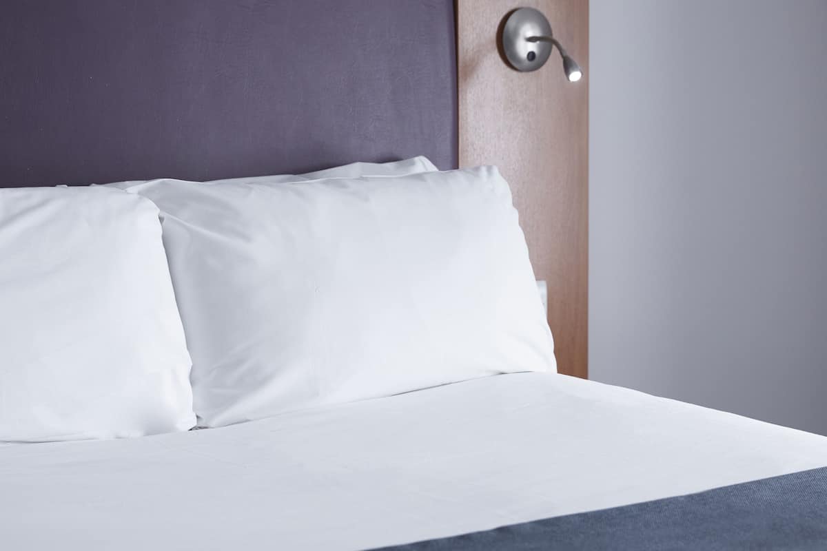 Double Room | Individually decorated, individually furnished, desk, iron/ironing board