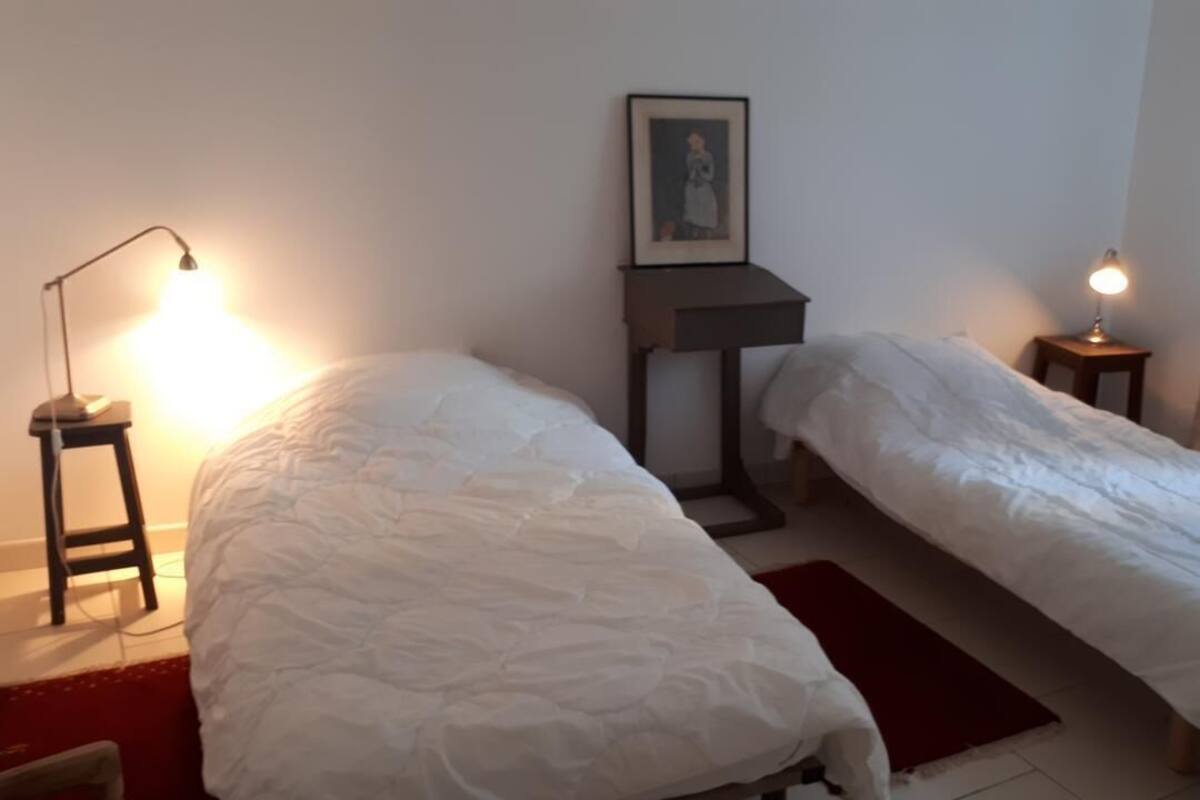 Twin Room, Shared Bathroom (Amande) | Individually decorated, individually furnished, iron/ironing board